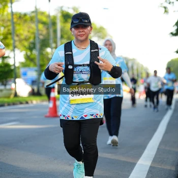 Runner Photo 1566608