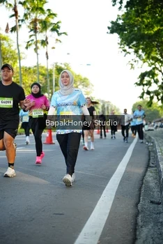 Runner Photo 1566611