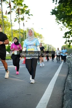Runner Photo 1566613