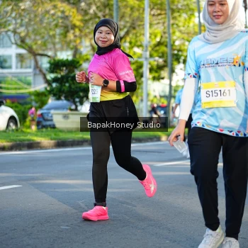 Runner Photo 1566617