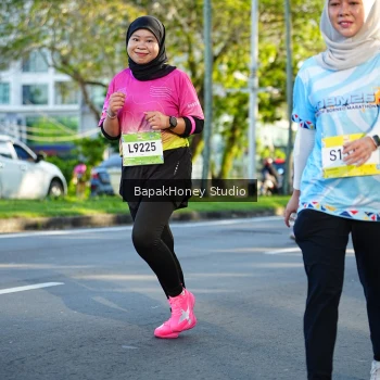 Runner Photo 1566618