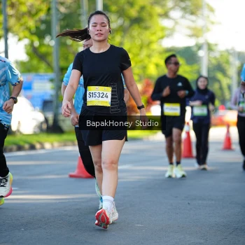 Runner Photo 1566624