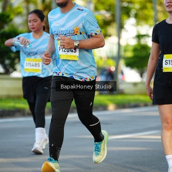 Runner Photo 1566625