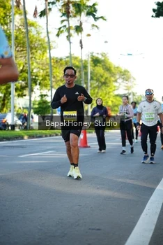 Runner Photo 1566634