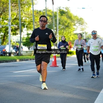 Runner Photo 1566636