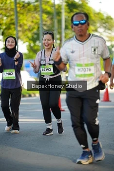 Runner Photo 1566649