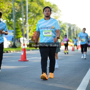 Runner Photo 1566658