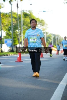 Runner Photo 1566662