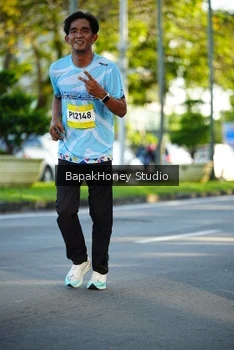 Runner Photo 1566666