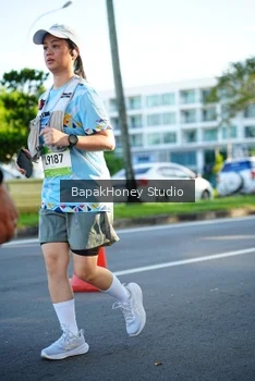 Runner Photo 1566674