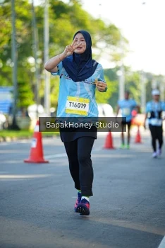 Runner Photo 1566689