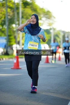 Runner Photo 1566690