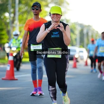 Runner Photo 1566736