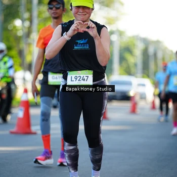 Runner Photo 1566741