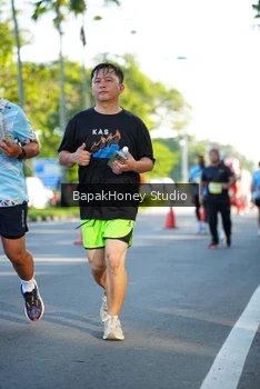 Runner Photo 1566819