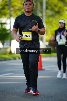Runner Photo 1566828