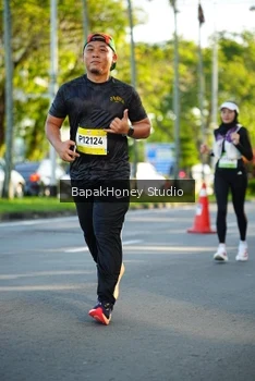 Runner Photo 1566829