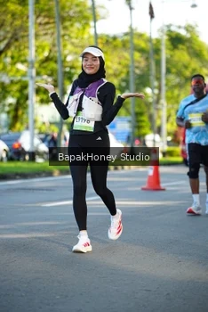 Runner Photo 1566838