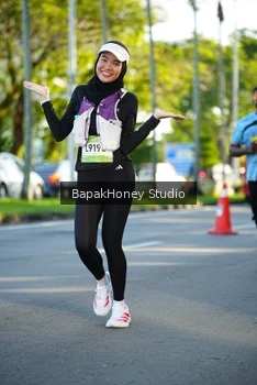 Runner Photo 1566843