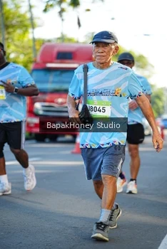 Runner Photo 1566853