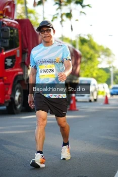 Runner Photo 1566864