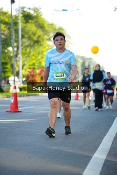 Runner Photo 1566869
