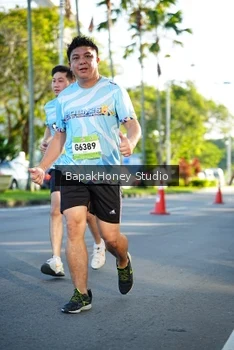 Runner Photo 1566875