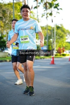 Runner Photo 1566877