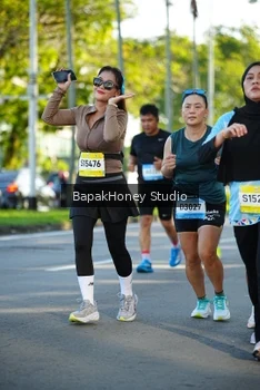 Runner Photo 1566893