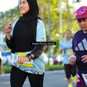 Runner Photo 1566905