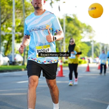 Runner Photo 1566921