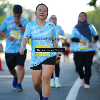 Runner Photo 1566995