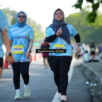 Runner Photo 1566998