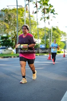 Runner Photo 1567033