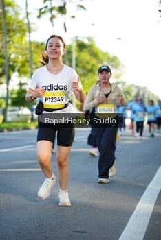 Runner Photo 1567161