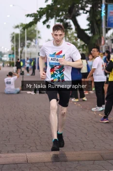 Runner Photo 1568136