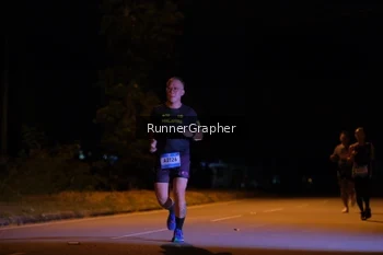 Runner Photo 1568502