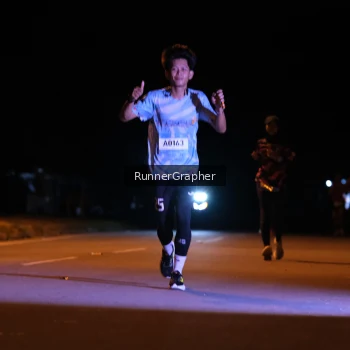 Runner Photo 1568835