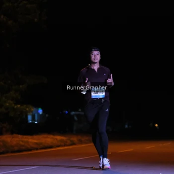 Runner Photo 1569113