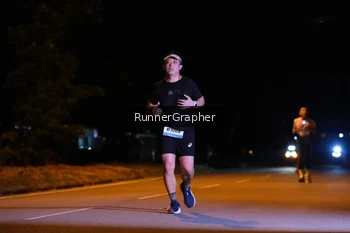 Runner Photo 1569253