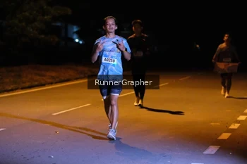 Runner Photo 1569713