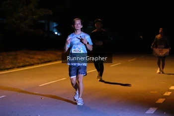 Runner Photo 1569714