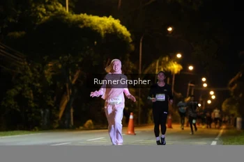 Runner Photo 1571235