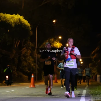 Runner Photo 1571624