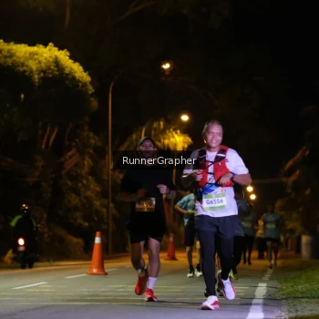 Runner Photo 1571626