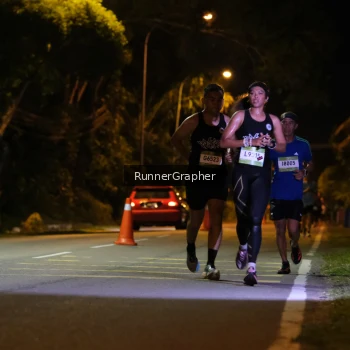 Runner Photo 1571663