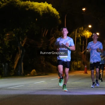 Runner Photo 1571702