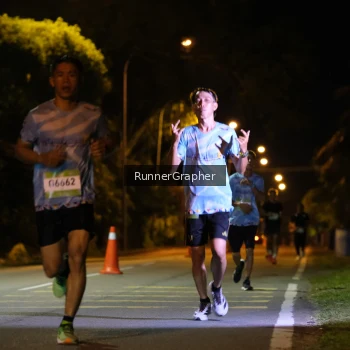 Runner Photo 1571705
