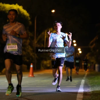 Runner Photo 1571710