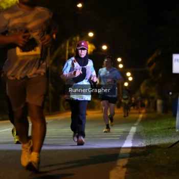 Runner Photo 1571717